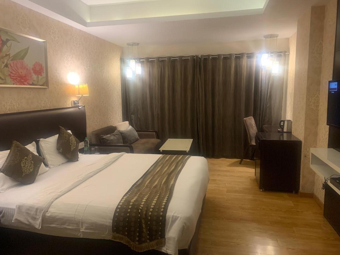 Nandan Kanan Hotel & Resort Sipra Zewnętrze zdjęcie