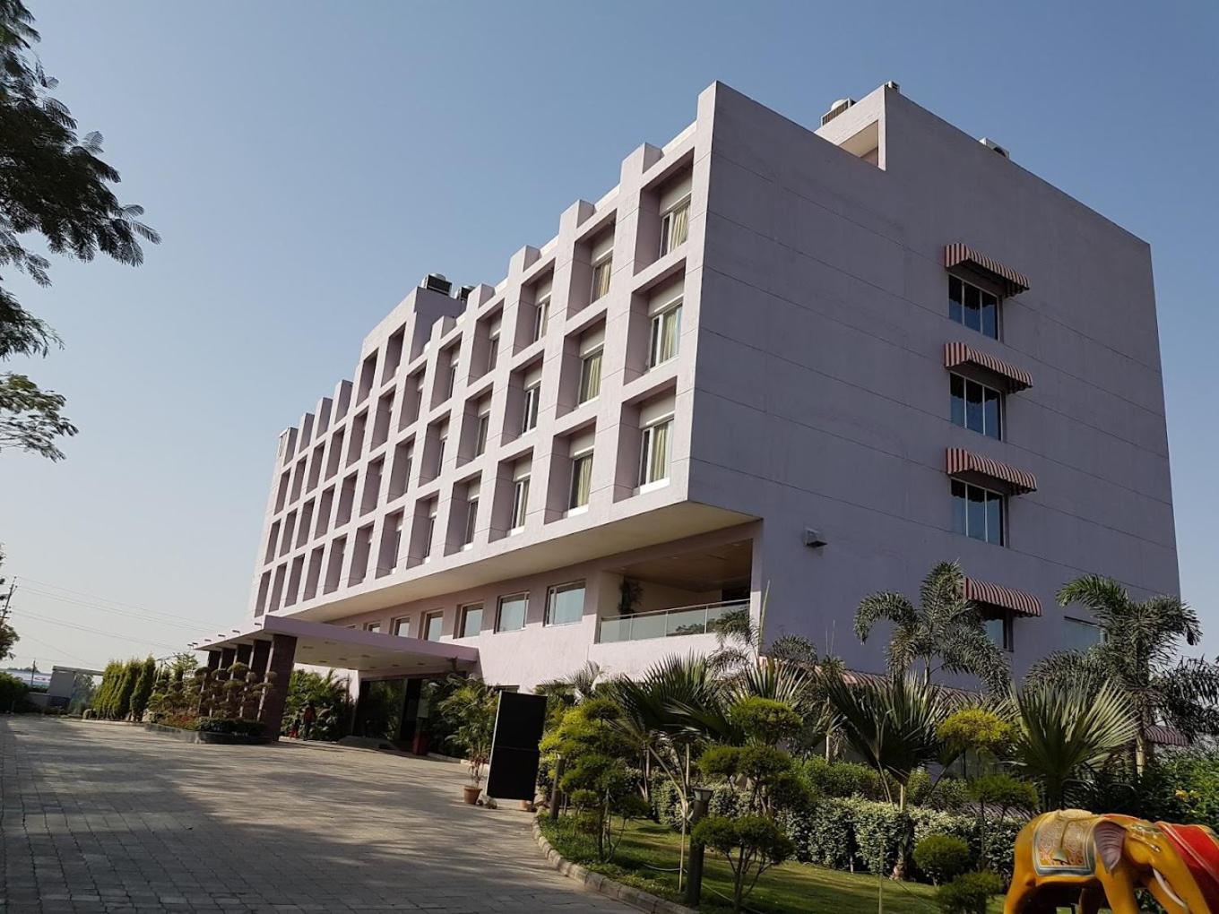 Nandan Kanan Hotel & Resort Sipra Zewnętrze zdjęcie