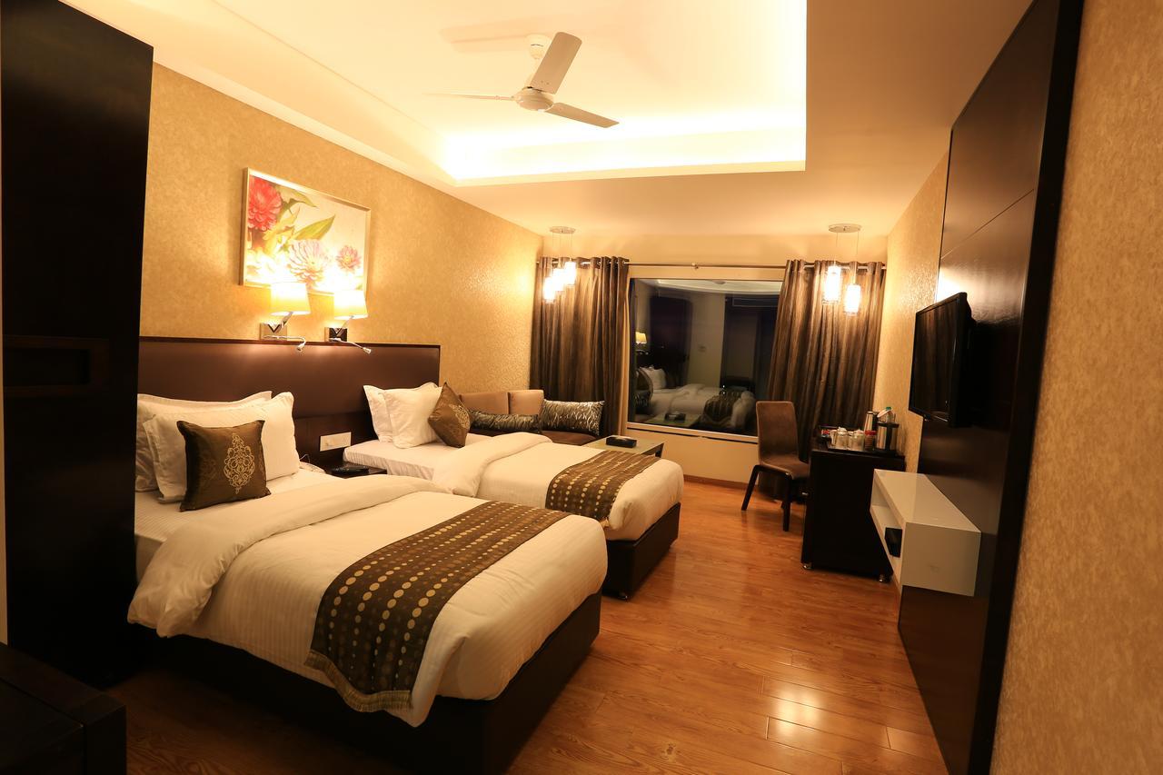 Nandan Kanan Hotel & Resort Sipra Zewnętrze zdjęcie