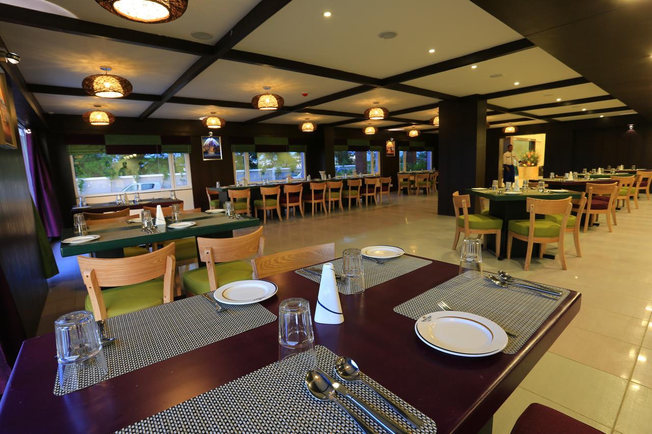 Nandan Kanan Hotel & Resort Sipra Zewnętrze zdjęcie