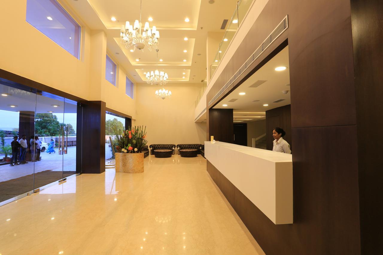 Nandan Kanan Hotel & Resort Sipra Zewnętrze zdjęcie