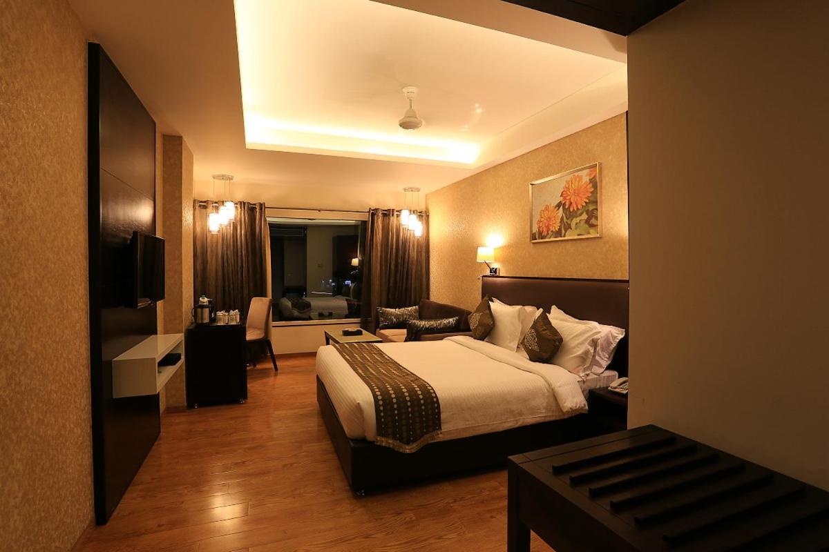 Nandan Kanan Hotel & Resort Sipra Zewnętrze zdjęcie